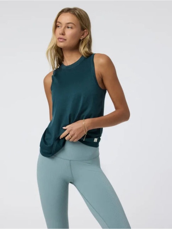 Vuori Tops - VUORI - Energy Top Long Tank - Moss Heather
